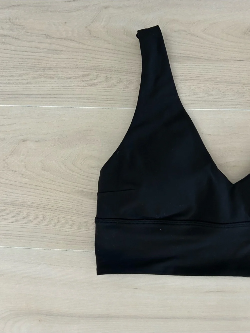 black lululemon align v neck sports bra